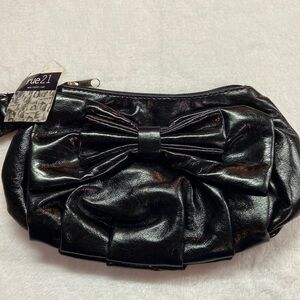 Rue21 Patent Black Clutch/Wristlet w Bow NWT